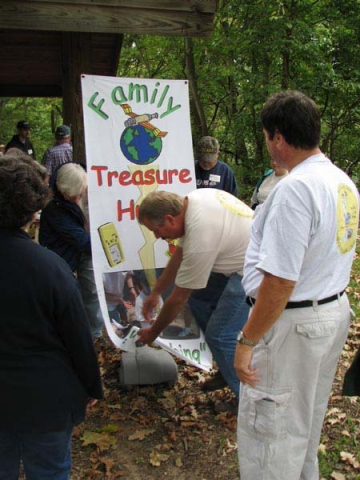 2006 - Showing the new event banner at the SLAGA fall picnic.