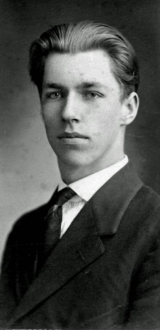 Holger Koch class photo.  Grand View College.  Early 1920s.