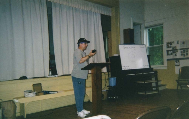 2003 - Giving a talk on geocaching at the West Denmark Family Camp.