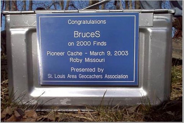 2003 - Mar 9 - BruceS 2000th find award geocache container